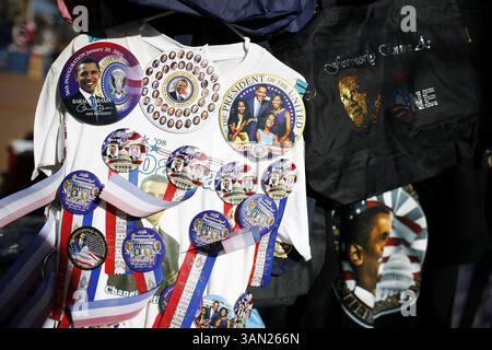 17 gennaio 2009 - Washington, District of Columbia, USA - vari souvenir Obama in una strada il 17 gennaio 2009. (Immagine di credito: © Josh Anderson/ZUMA Press) Foto Stock
