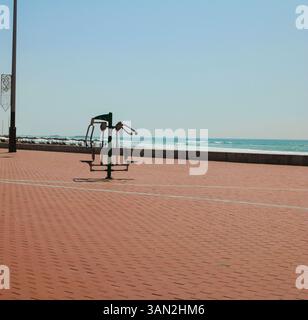 Attrezzature per il fitness sul lungomare di agadir, in marocco Foto Stock