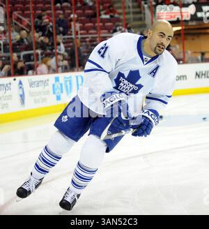 15 gennaio 2009 - Raleigh, North Carolina, USA - National Hockey League Toronto Maple Leaf (21) JAMAL MAYERS come Toronto Maple Leafs sconfissero i Carolina Hurricanes con un punteggio finale di 6-4 giocando all'RBC Center. (Immagine di credito: © Jason Moore/ZUMA Press) Foto Stock