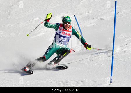 16 gennaio 2009: Bode Miller (USA) gareggia nella parte slalom durante la Super Combined maschile alla 79a gara internazionale di Lauberhorn a Wengen, in Svizzera. Crediti: John C Middlebrook, CSM. (Immagine di credito: © FOTOGRAFO/Cal Sport Media) Foto Stock