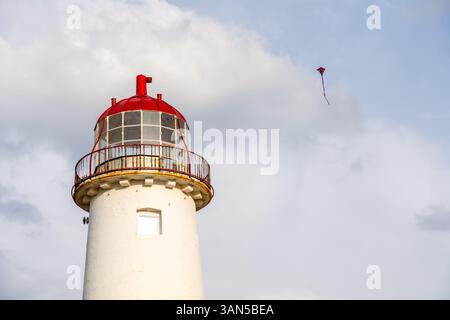 Faro di Point Ayr su Talacre Beach nel Galles del Nord Foto Stock
