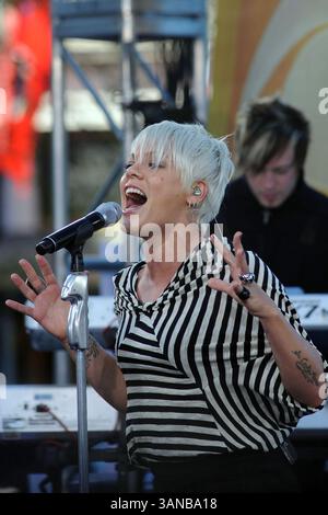 31 2008 ottobre, New York City Singer Pink si esibisce al "Early Show" della CBS presso l'Early Show Plaza il 31 ottobre 2008 a New York (immagine di credito: © Sharkpixs/ZUMA Press) Foto Stock