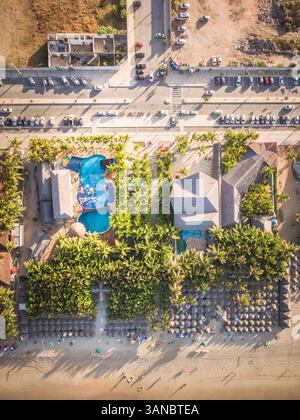 Vista aerea del complesso di attività sulla spiaggia in Brasile. Foto Stock