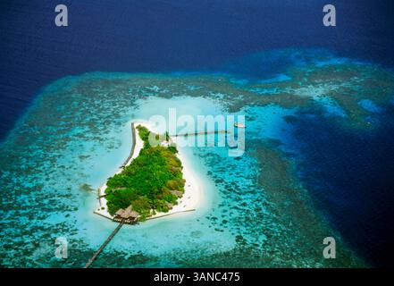 Vista aerea dell'Island Resort, Maldive, India Foto Stock