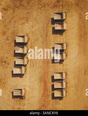 Lancio aereo di veicoli da miniera, a Minas de Rio Tinto, Andalusia, Spagna. Foto Stock