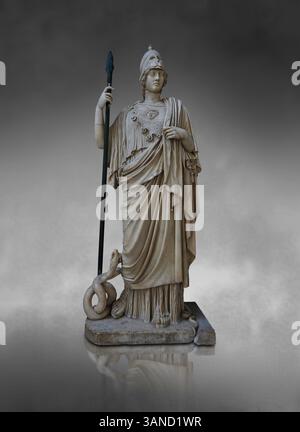 Statua romana di Atena Giustiniani o Minerva Giustiniani II secolo d.C. copia romana di un originale greco del IV secolo a.C. Musei Vaticani inv. N. 2223. Foto Stock