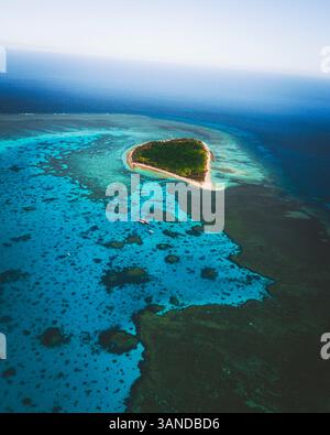 Vista aerea dell'isola Lady Musgrave vicino alla barriera corallina nel Queensland, Australia. Foto Stock