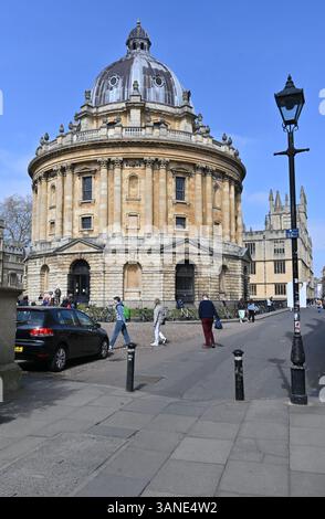 Radcliffe camera uno dei tanti edifici che compongono la Bodleian Library di Oxford Foto Stock