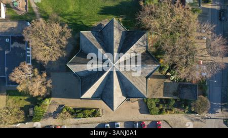 Vista aerea di una chiesa dall'alto, Aquisgrana, Germania Foto Stock
