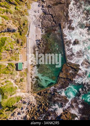 Vista aerea della piscina di marea di Hermanus, Hermanus, Sudafrica Foto Stock