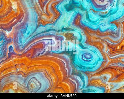 Vista aerea delle colorate colline bentonite con formazioni geologiche uniche e motivi vibranti, Hanksville, Stati Uniti. Foto Stock