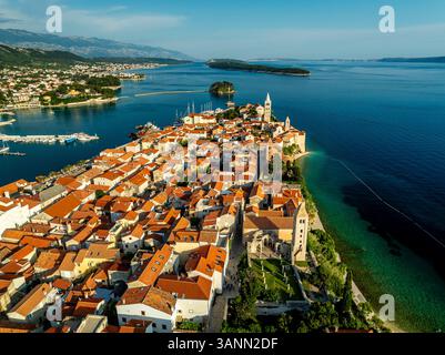 Vista aerea della città vecchia di Rab, Croazia. Foto Stock