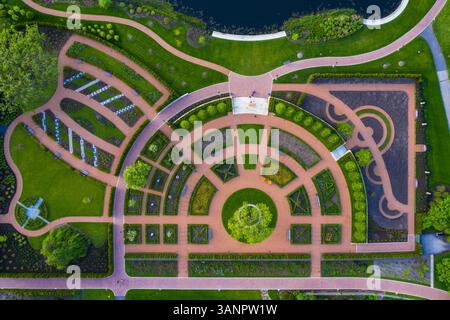 Vista aerea delle aiuole del Cantigny Park a Wheaton, Illinois, all'inizio della primavera, USA. Foto Stock
