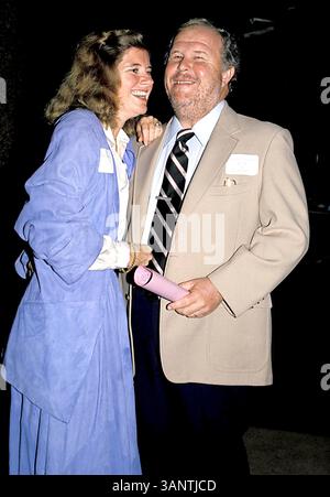 1 GENNAIO 2011 - NED BEATTY E MOGLIE TINKER. BETTY MICKELSON/MICHELSON/ 1988 (immagine di credito: © Globe Photos/ZUMAPRESS.com) Foto Stock