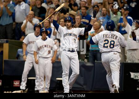 12 agosto 2011 - Milwaukee, WISCONSIN. Miller Park..Milwaukee Brewers Ryan Braun #8 ha avuto 2 valide e 2 RBI contro i Pirates Tonight..Milwaukee Brewers ha vinto contro i Pittsburgh Pirates 7-2..Mike McGinnis / CSM(Credit Image: © Mike McGinnis/Cal Sport Media/ZUMAPRESS.com) Foto Stock