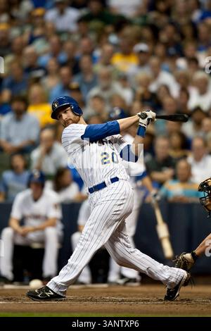 12 agosto 2011 - Milwaukee, WISCONSIN. Miller Park..Milwaukee Brewers Jonathan Lucroy #20 ha avuto 2 successi e un RBI contro i Pirates Tonight..Milwaukee Brewers ha vinto contro i Pittsburgh Pirates 7-2..Mike McGinnis / CSM(Credit Image: © Mike McGinnis/Cal Sport Media/ZUMAPRESS.com) Foto Stock