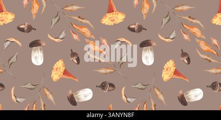 Acquerello con motivo senza cuciture disegnato a mano con ghiande, funghi e foglie autunnali. Ideale per carta da parati, carta regalo, riempimento di motivi, sfondo di pagine Web Foto Stock