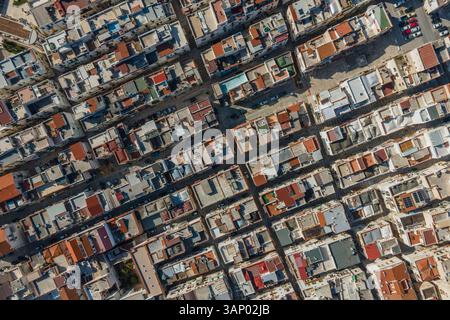 Vista aerea della città vecchia di Vieste, del Parco naturale del Gargano, Foggia, Puglia, Italia. Foto Stock