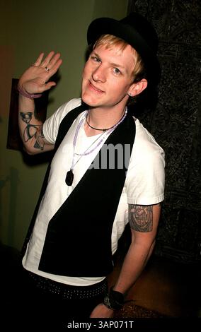 28 settembre 2005 - Hollywood, CALIFORNIA, USA - K45168MR. FESTA PER il 18° COMPLEANNO DI HILARY DUFF. MOOD CLUB, HOLLYWOOD, CA. (09-28-05). MILANO / 2005.JOSH MADDEN. (Immagine di credito: © Globe Photos/ZUMAPRESS.com) Foto Stock