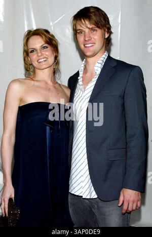 17 maggio 2007 - New York, NY, STATI UNITI D'AMERICA - Jennifer Morrison e la fidanzata Jesse Spencer dello spettacolo ''House'' posa per le foto alla Fox 2007 Programming Presentation al Wollman Rink a Central Park a New York il 17 maggio 2007. .. PATRICK- K53053PAT (immagine di credito: © Globe Photos/ZUMAPRESS.com) Foto Stock