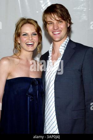 17 maggio 2007 - New York, NY, STATI UNITI D'AMERICA - Jennifer Morrison e la fidanzata Jesse Spencer dello spettacolo ''House'' posa per le foto alla Fox 2007 Programming Presentation al Wollman Rink a Central Park a New York il 17 maggio 2007. .. PATRICK- K53053PAT (immagine di credito: © Globe Photos/ZUMAPRESS.com) Foto Stock