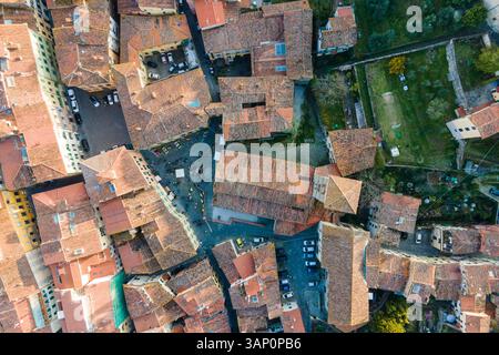 Veduta aerea di Pescia, un piccolo paese vicino Pistoia, Toscana, Italia. Foto Stock