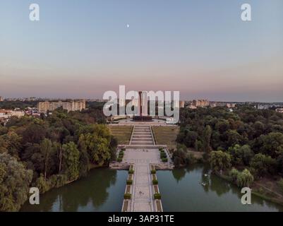 Vista aerea del Memoriale degli eroi della nazione, Bucarest, Romania. Foto Stock