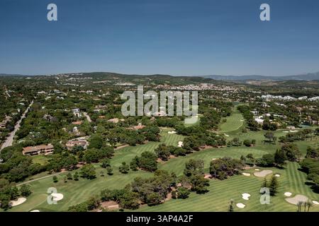 Vista aerea del golf club San Roque con zona residenziale vicino a Cadice, Andalusia, Spagna. Foto Stock
