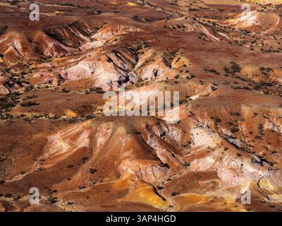Vista aerea delle Painted Hills nell'Australia meridionale, Anna Creek, Australia. Foto Stock