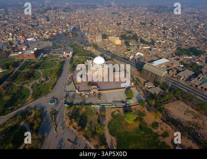 Vista aerea della tomba di Hazrat Shah Rukn-e-Alam, Multan, Pakistan. Foto Stock
