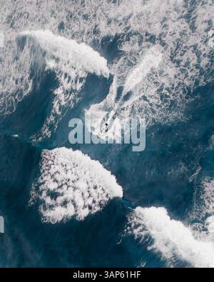 Vista aerea di Patong Beach con moto d'acqua, Kathu, Phuket, Thailandia. Foto Stock