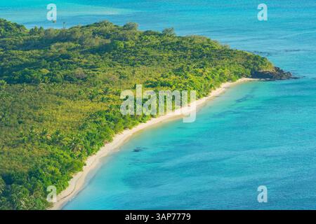 Vista dall'alto dell'isola di Nacula, isole Yasawa, Figi Foto Stock