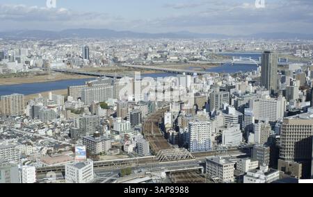 Vista panoramica della baia di Osaka dalle montagne circostanti, Osaka, Giappone, Asia Foto Stock