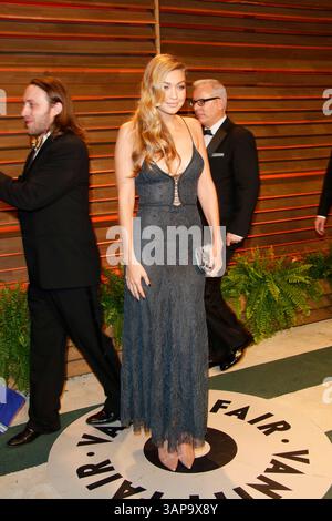 La modella Gigi Hadid arriva al Vanity Fair Oscar Party a West Hollywood, Los Angeles, USA, il 2 marzo 2014 Foto Stock
