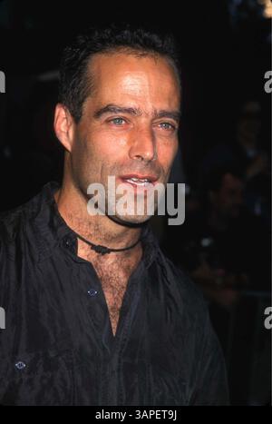 1 gennaio 2011 - New York, New York, Stati Uniti - SEBASTIAN JUNGER. BUTTERFLY PREMIERE, THE PARIS THEATER, NEW YORK NEW YORK. / 7/13/2000.(immagine di credito: © Henry McGee/Globe Photos/ZUMAPRESS.com) Foto Stock
