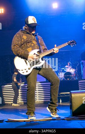 1 aprile 2007 - Londra, Greater London, United Kingdom - K52428.FALL OUT BOY LIVE CONCERT AT BRIXTON ACADEMY , BRIXTON , LONDRA IN REGNO UNITO 04-01-2007. AMANDA ROSE-(immagine di credito: © Globe Photos/ZUMAPRESS.com) Foto Stock