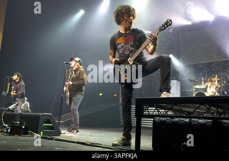 1 aprile 2007 - Londra, Greater London, United Kingdom - K52428.FALL OUT BOY LIVE CONCERT AT BRIXTON ACADEMY , BRIXTON , LONDRA IN REGNO UNITO 04-01-2007. AMANDA ROSE-(immagine di credito: © Globe Photos/ZUMAPRESS.com) Foto Stock