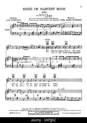 "Shine On, Harvest Moon" presenta una copertina posteriore con un brano musicale a tutta pagina tratto da "Auf Wiedersehn" di Abner Greenberg. La copertina sembra essere firmata da Fred L. Olson in inchiostro blu. Foto Stock