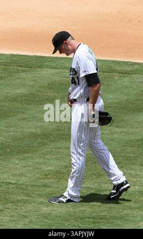 14 agosto 2011 - Miami Gardens, Florida, USA - il titolare dei Florida Marlins Chris Volstad ha ceduto tre fuoricampo ai San Francisco Giants nella sua prima partenza da Triple-A A Miami Gardens, Florida, domenica 14 agosto 2011. I Giants sconfissero i Marlins, 5-2. (Immagine di credito: © Robert Mayer/Sun Sentinel/MCT/ZUMAPRESS.com) Foto Stock