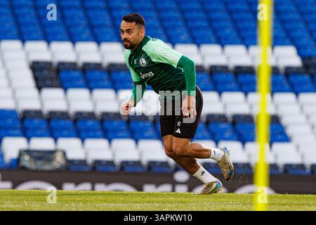 Londra, Regno Unito. 16 aprile 2025. Luquinhas ha visto durante l'allenamento ufficiale della Legia Warszawa prima della seconda partita dei quarti di finale della UEFA Europa Conference League tra Chelsea FC e Legia Warszawa crediti: Maciej Rogowski/Alamy Live News Foto Stock