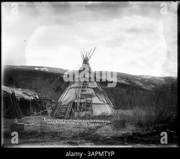 Una fotografia della collezione Lee Moorhouse che mostra i campi della riserva indiana Umatilla, vicino a Thorn Hollow. Foto Stock