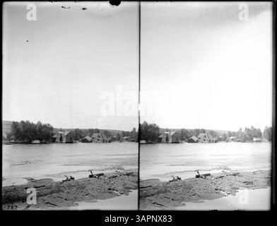 Fotografia dell'alluvione del fiume Umatilla a Pendleton, che mostra i relitti e le scene di salvataggio. Realizzato da Lee Moorhouse, parte della collezione University of Oregon Libraries. Foto Stock