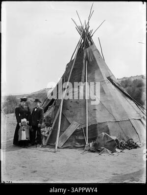 Fotografia che mostra i singoli campi indiani nella riserva indiana Umatilla, catturati da Lee Moorhouse, che documenta la vita e la cultura dei nativi americani. Foto Stock