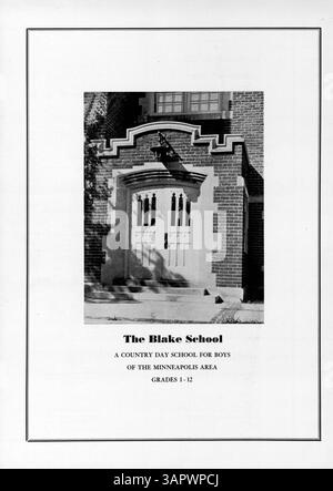 L'edizione 1955 del Blake Yearbook, 'Call o' Pan', cattura i momenti chiave della scuola, documentando studenti, insegnanti, atletica, club, ed eventi dell'anno accademico 1954-1955. Foto Stock