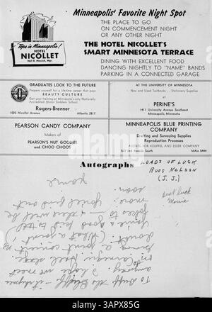 Questa edizione 1943 del Polaris Yearbook della North High School presenta la vita studentesca, i risultati accademici e atletici, i club e la storia afroamericana durante l'anno scolastico 1942-1943. Foto Stock