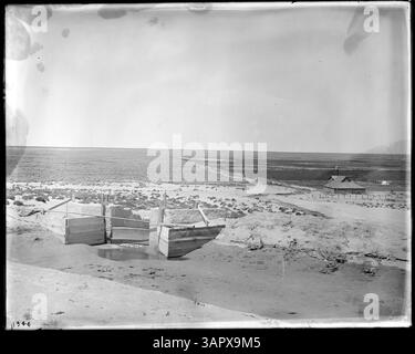 Fotografia di Lee Moorhouse del canale di irrigazione Hinkle, dei canali e delle porte d'acqua vicino a Pendleton. L'immagine raffigura le infrastrutture di irrigazione dei primi anni del XX secolo in un'area rurale. Foto Stock