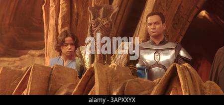 1 GENNAIO 2011 - K25406ES.'STAR WARS: EPISODE II ATTACK OF THE CLONES' FILM STILL. DANIEL LOGAN CON TEMUERA MORRISON. FORNITO DA ES/(immagine di credito: © Globe Photos/ZUMAPRESS.com) Foto Stock