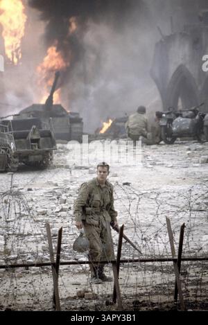 DATA DI USCITA 24 luglio 1998 TITOLO: Saving Private Ryan Private James Ryan (MATT DAMON) è un soldato della seconda guerra mondiale che si è paracadutato dietro le linee nemiche in DreamWorks Pictures e Paramount Pictures action drama "Saving Private Ryan". (Credit Image: © Globe Photos/ZUMA Wire)DATA DI RILASCIO 24 luglio 1998 TITOLO: Saving Private Ryan Foto Stock