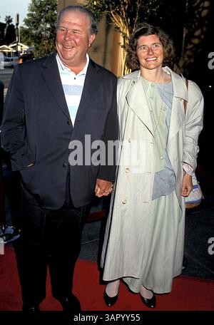 1 GENNAIO 2011 - L1412.NED BEATTY E MOGLIE TINKER. CRAIG SKINNER/ 1991 (immagine di credito: © Globe Photos/ZUMAPRESS.com) Foto Stock