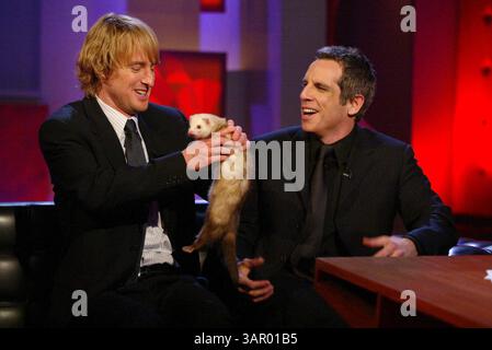 1 GENNAIO 2011 - ''EXCLUSIVE'' .000642.BEN STILLER E OWEN WILSON. "VENERDÌ SERA CON JONATHAN ROSS". BBC TV, LONDRA.3/11/2004. ELLIS o'BRIEN/ linkUK/ 2004.K36116 (immagine di credito: © Globe Photos/ZUMAPRESS.com) Foto Stock